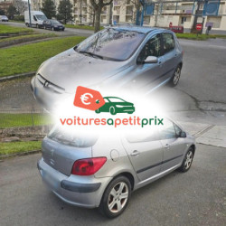 Voiture d'occasion année 2004 248000 km Essence à Rennes à petit prix